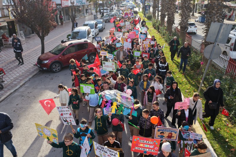 Bafra İsmet İnönü İlkokulu’ndan Çocuk Hakları Günü Yürüyüşü